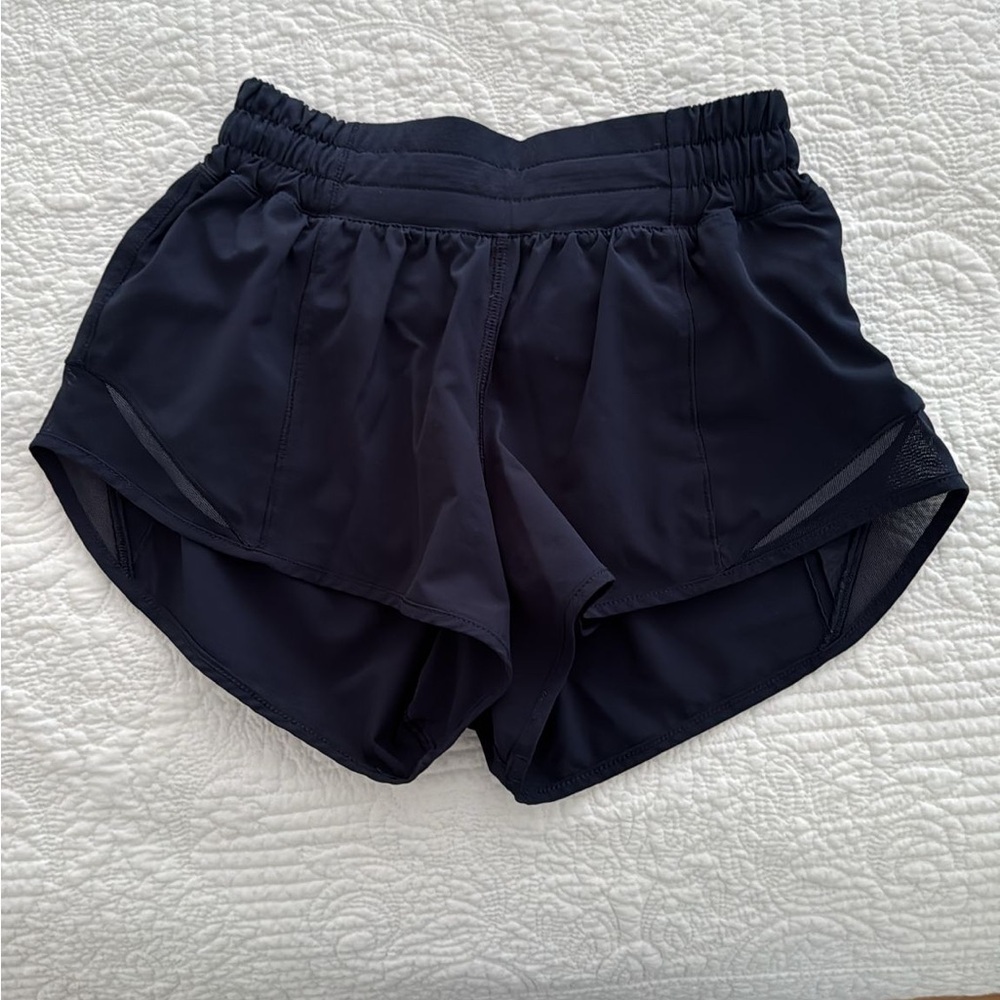 Lululemon Hotty Hot Shorts 2.5